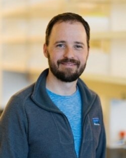 Headshot of Aaron McKenna