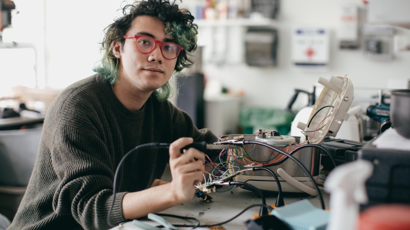 Digital Musics master's candidate converts rice cookers into synthesizers.